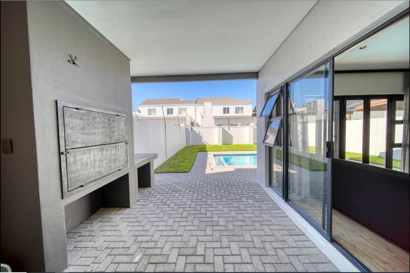 4 Bedroom Property for Sale in Sandown Western Cape